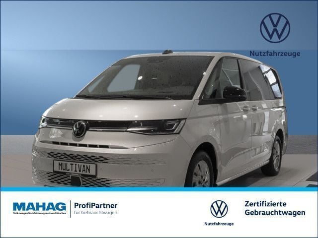 Candyweiß Gebraucht 2024 VW Multivan Life Van / Kleinbus | 53.950 € (Guter Preis) - Bild 1/3