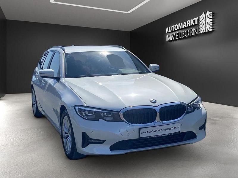 Gebraucht BMW 320 Sport Line 190 PS (139 kW) 2022 Mineralweiss metallic Kombi