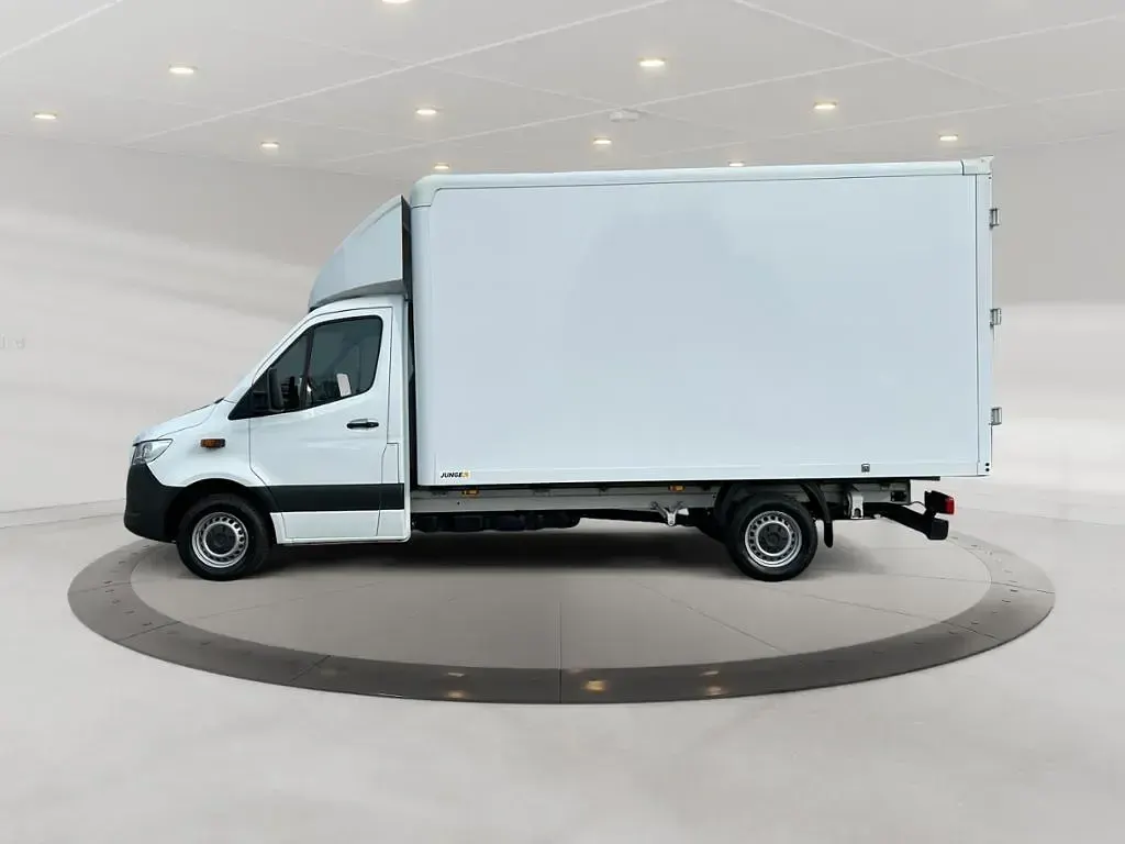 Gebraucht Mercedes Sprinter 170 PS (125 kW) 2025 Arktikweiss Van