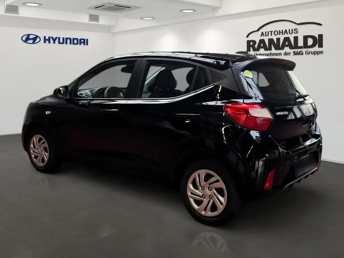 Neu Hyundai i10 Select 63 PS (46 kW) 2025 Met (schwarz Kleinwagen