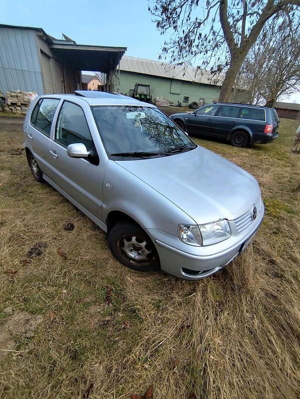 Gebraucht VW Polo 60 PS (44 kW) 2001 Silber Kleinwagen