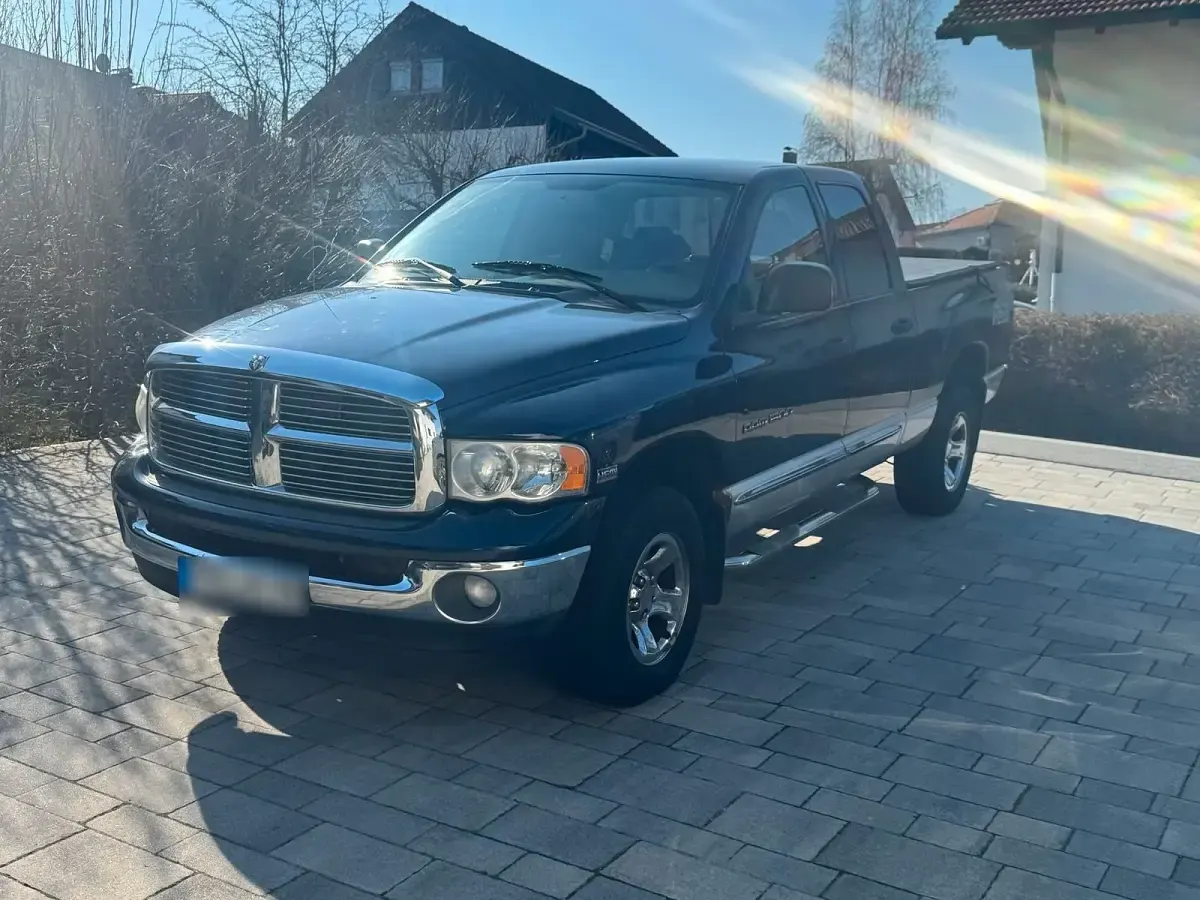Usado Dodge Ram 345 HP (253 kW) 2005 Azul Pickup