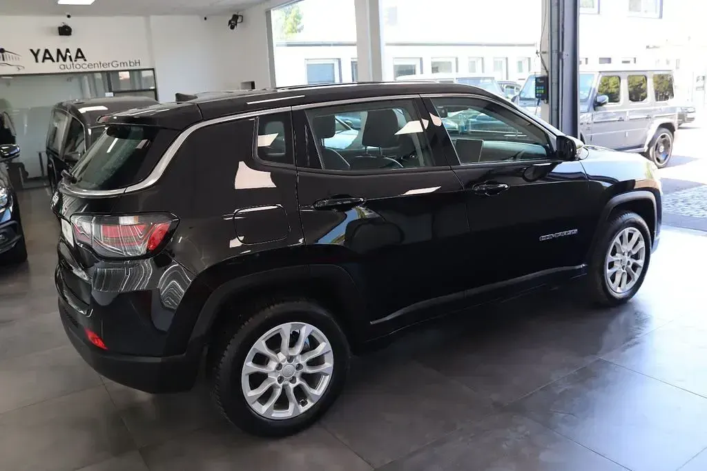 Gebraucht Jeep Compass Altitude 131 PS (96 kW) 2024 Schwarz SUV