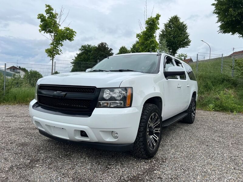 Weiß Gebraucht 2007 Chevrolet Suburban LT SUV | 17.699 € (Fairer Preis) - Bild 1/4