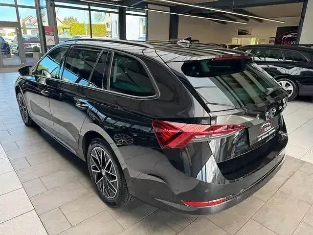 Gebraucht Skoda Octavia Clever 116 PS (85 kW) 2022 Schwarz Kombi