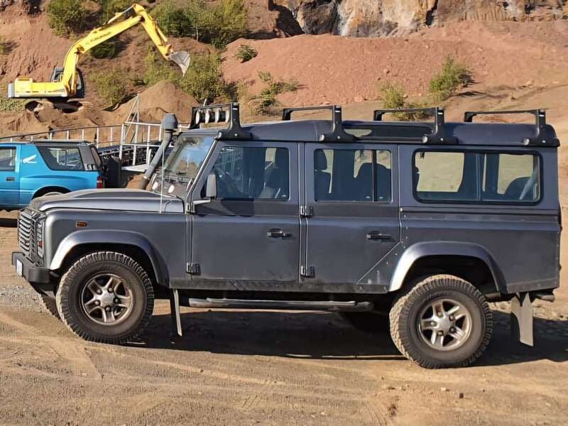 Grau Gebraucht 2009 Land Rover Defender S SUV | 34.900 € (Guter Preis) - Bild 1/3