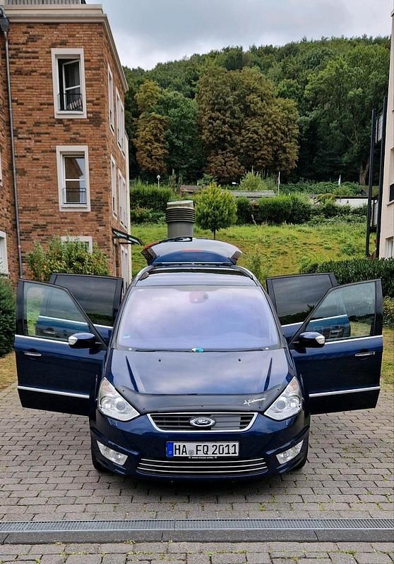 Blau Gebraucht 2012 Ford Galaxy Titanium Van / Kleinbus | 7.749 € (Fairer Preis) - Bild 1/4