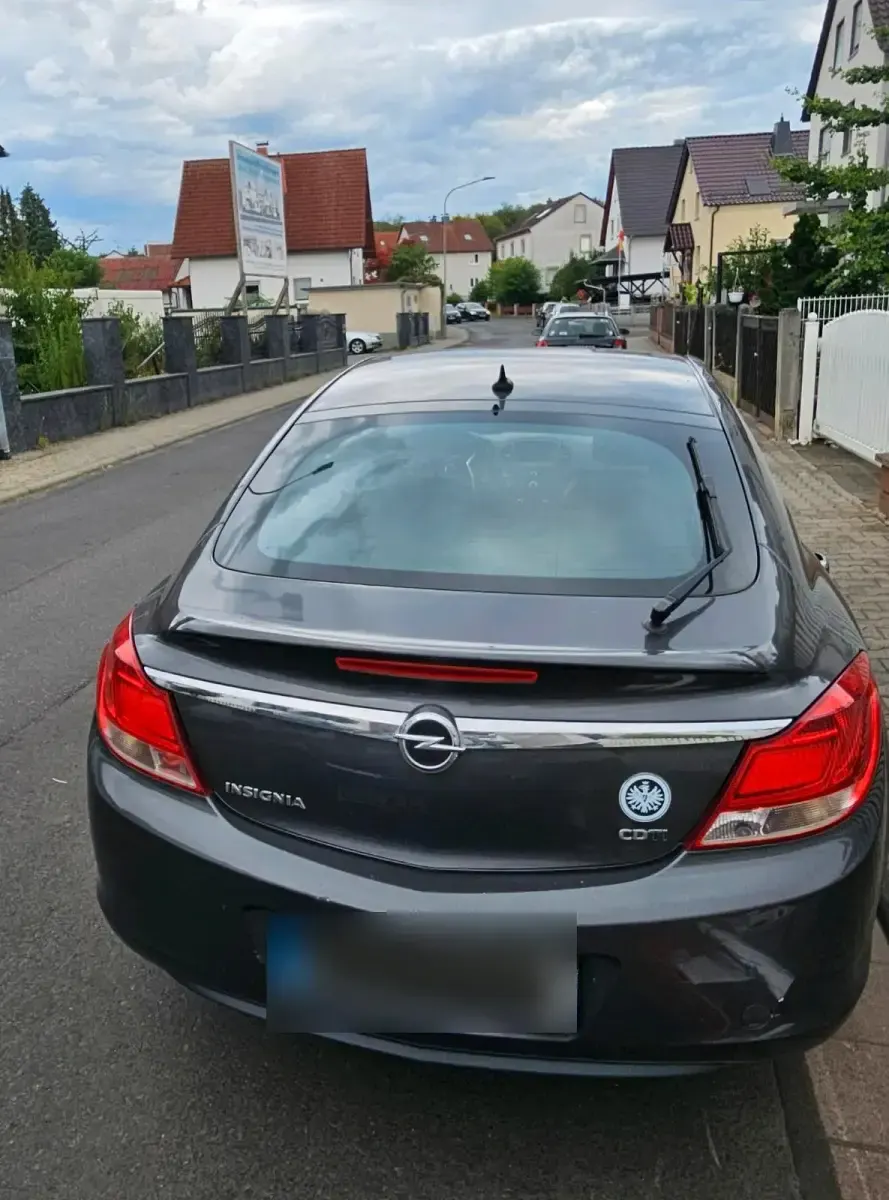 Gebraucht Opel Insignia 160 PS (117 kW) 2012 Grau Limousine