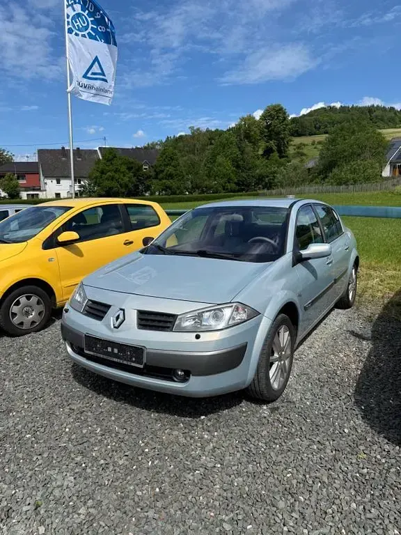 Gebraucht Renault Mégane II Privilege 113 PS (83 kW) 2004 Grau Limousine