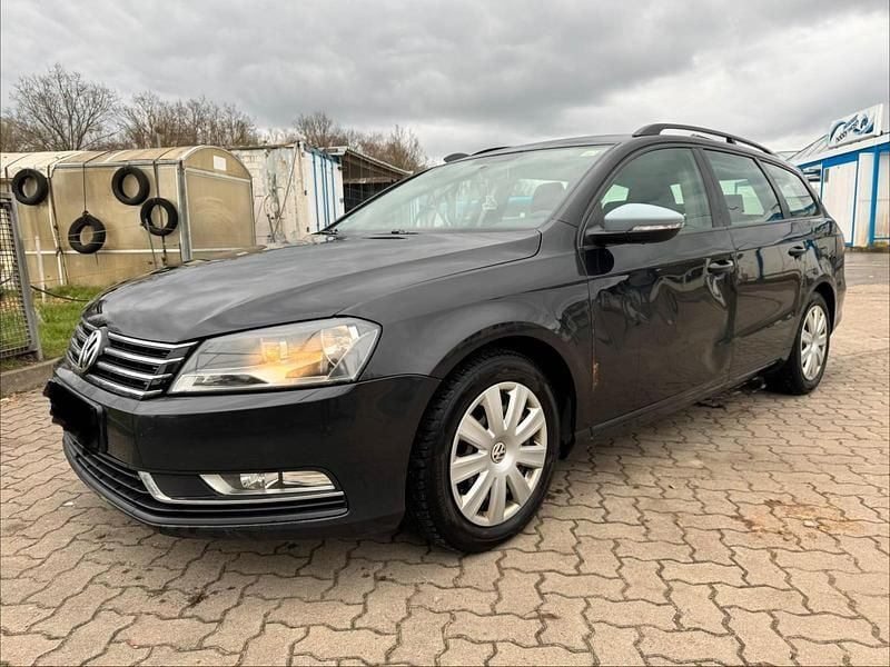 Gebraucht VW Passat 140 PS (102 kW) 2011 Schwarz Kombi