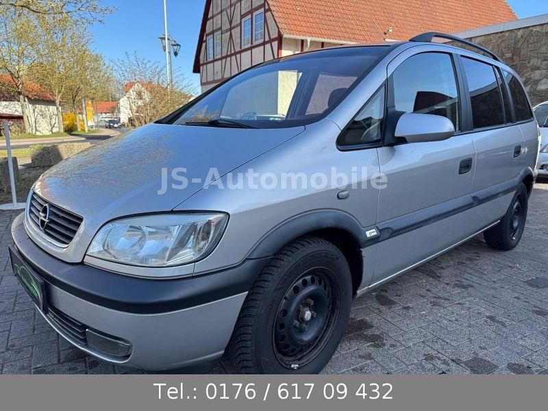 Gebraucht Opel Zafira Basis 125 PS (91 kW) 2001 Silber Van / Kleinbus