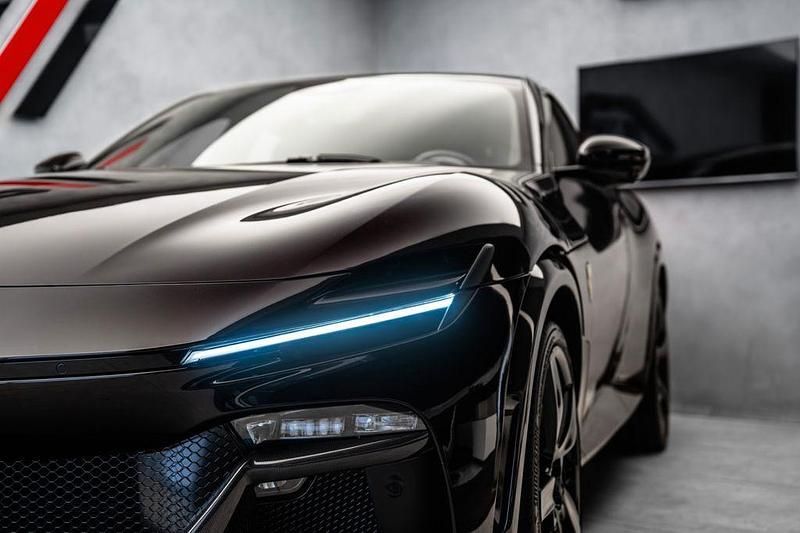 Neu Ferrari Purosangue 725 PS (533 kW) 2026 Schwarz SUV