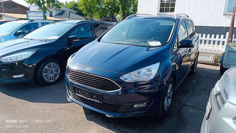 Blazerblau Gebraucht 2018 Ford Grand C-Max Van / Kleinbus | 10.550 € (Guter Preis) - Bild 1/4
