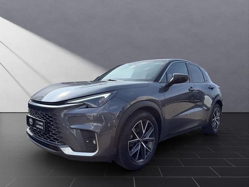 Gebraucht Lexus LBX 136 PS (100 kW) 2025 Grau SUV