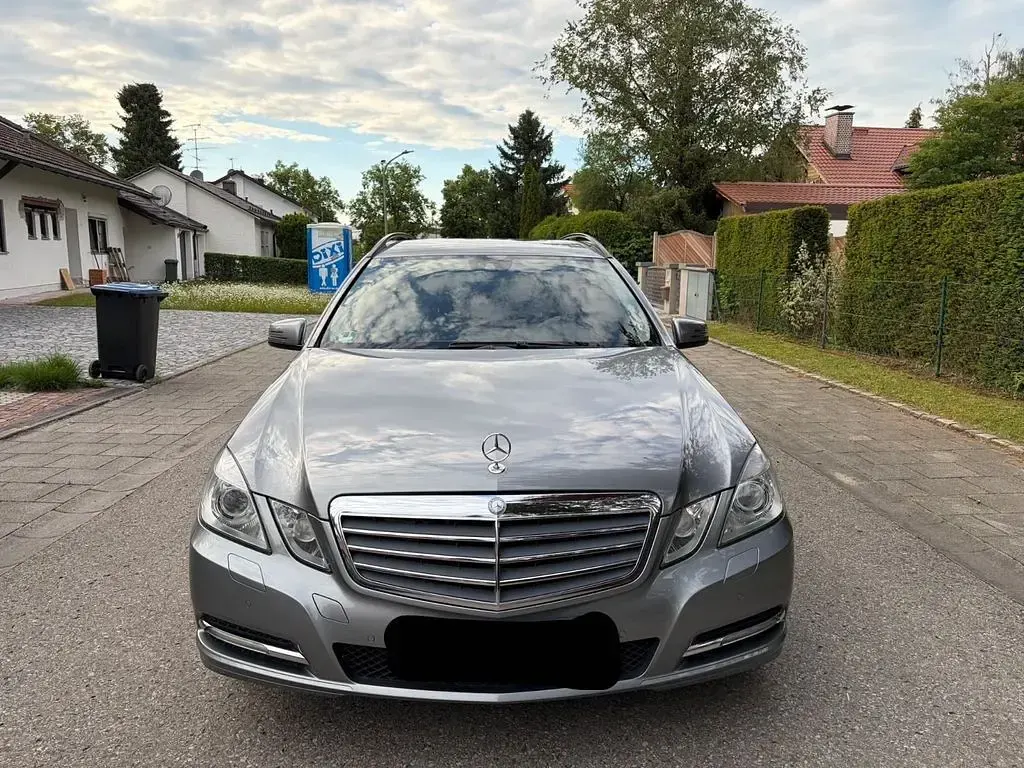 Gebraucht Mercedes E350 Elegance 265 PS (194 kW) 2012 Grau Limousine