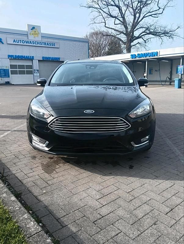 Second-hand Ford Focus Titanium 120 CP (88 kW) 2017 Negru Break