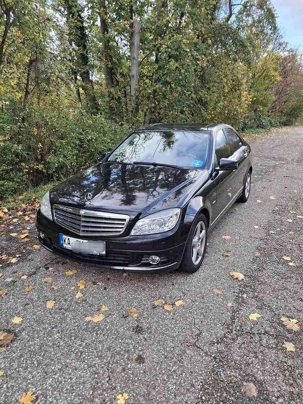 Schwarz Gebraucht 2008 Mercedes C220 Limousine | 6.900 € (Etwas zu teuer) - Bild 1/4