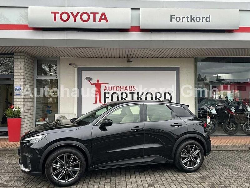 Mysticschwarz metallic Neu 2025 Lexus LBX SUV | 34.490 € - Bild 1/4