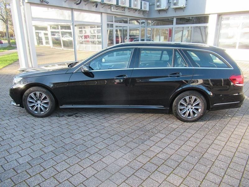 Gebraucht Mercedes E200 136 PS (100 kW) 2015 Schwarz Kombi
