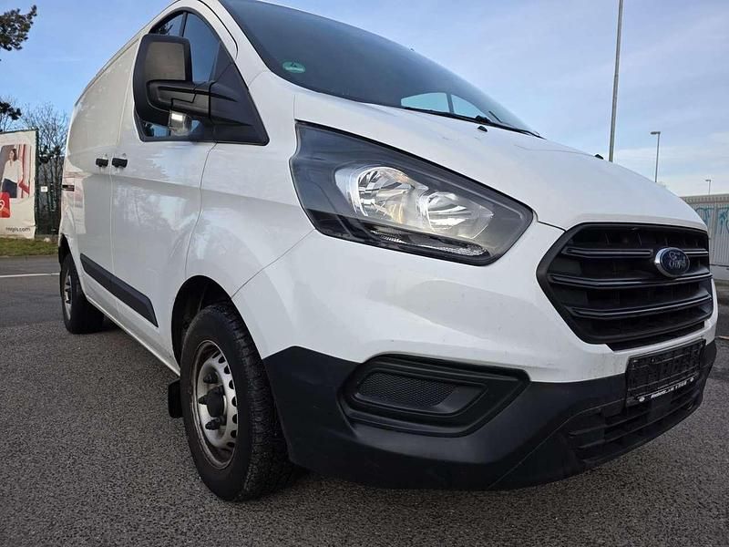 Gebraucht Ford Transit Custom 105 PS (77 kW) 2018 Frostweiß Van / Kleinbus