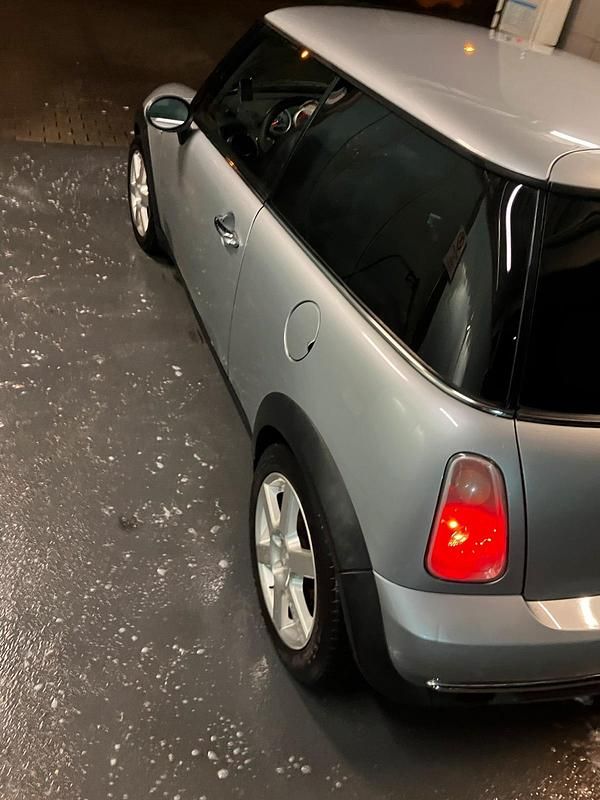 Gebraucht Mini ONE 90 PS (66 kW) 2005 Silber Kleinwagen