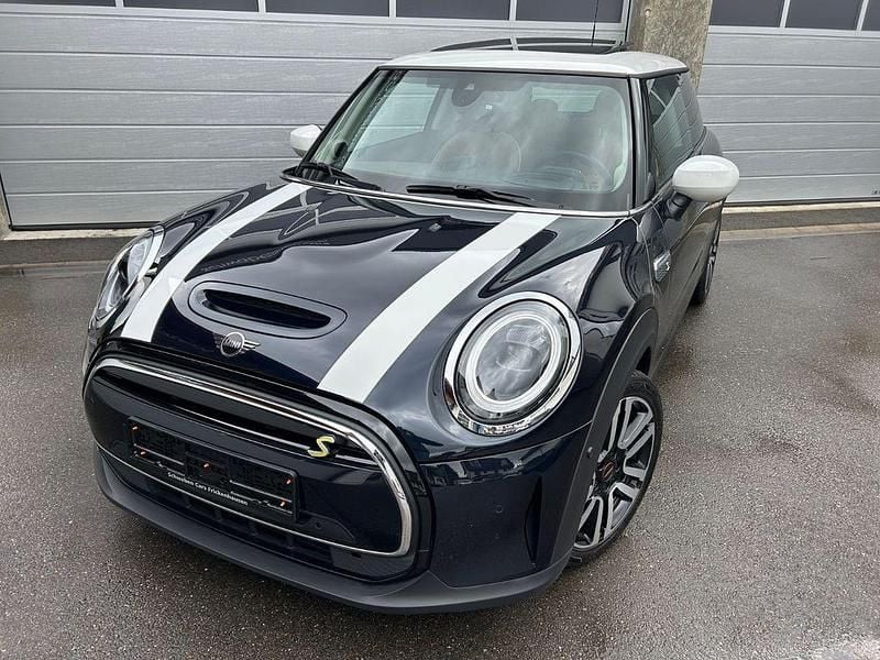 Gebraucht Mini Cooper SE 135 kW (184 PS) 2023 Schwarz Kleinwagen