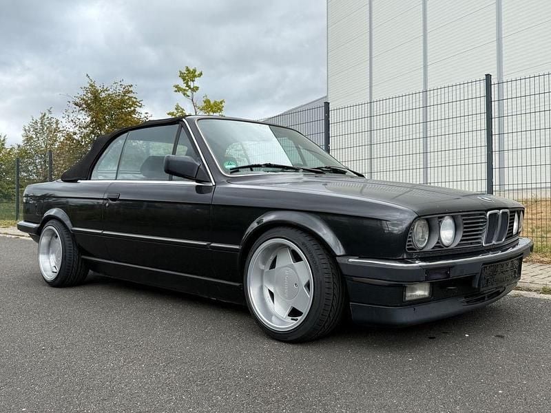 Gebraucht BMW 325 Cabriolet Performance 170 PS (125 kW) 1989 Schwarz Cabrio