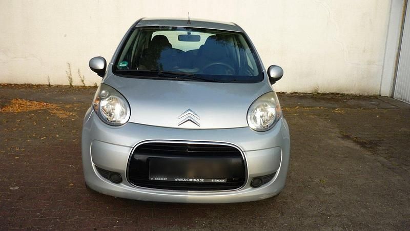 Silber Gebraucht 2009 Citroën C1 Advance Kleinwagen | 1.600 € (Guter Preis) - Bild 1/4