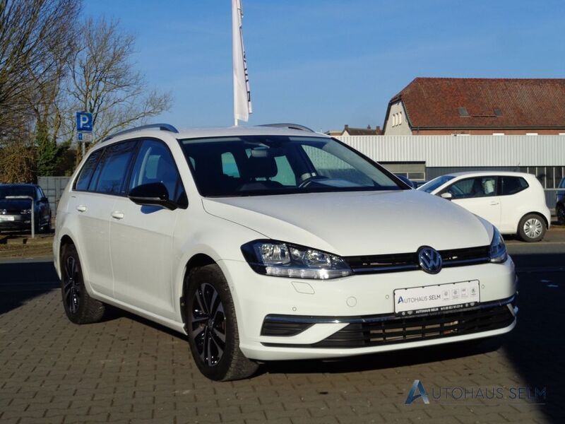 Weiß Gebraucht 2020 VW Golf VII IQ Drive Kombi | 17.390 € (Fairer Preis) - Bild 1/4
