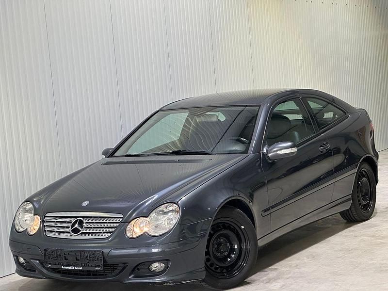 Grau Gebraucht 2005 Mercedes C200 Coupé | 4.970 € (Fairer Preis) - Bild 1/4