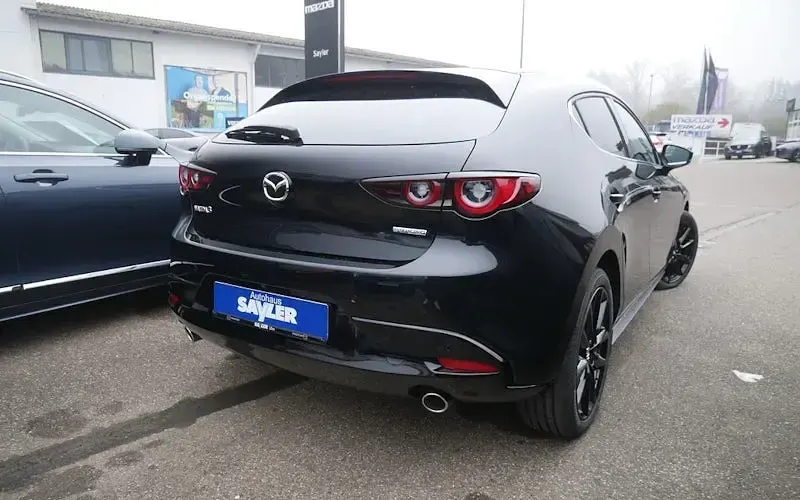 Neu Mazda 3 Homura-Line 140 PS (102 kW) 2026 Schwarz Limousine