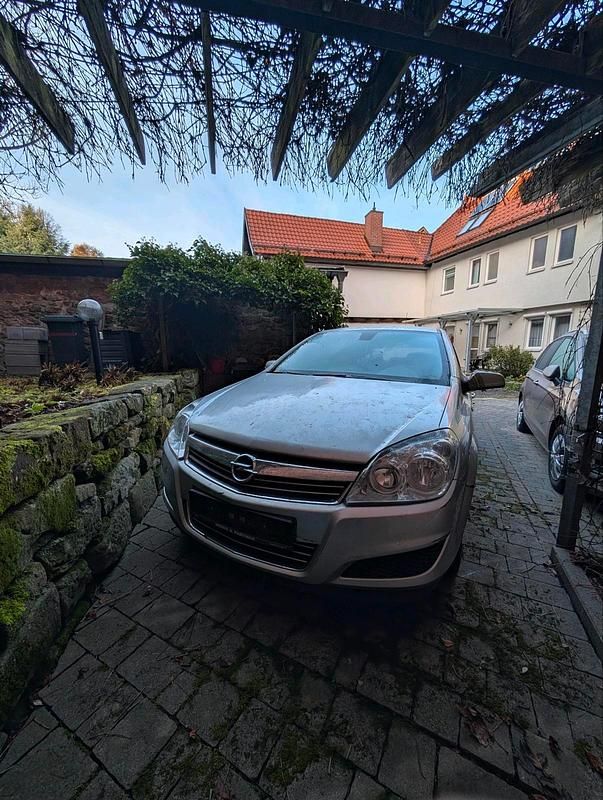 Silber Gebraucht 2008 Opel Astra Limousine | 550 € (Superpreis) - Bild 1/4