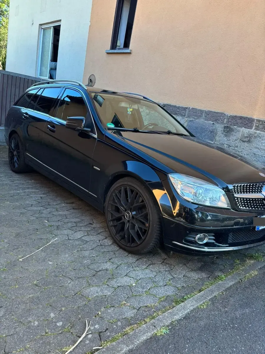 Gebraucht Mercedes C320 224 PS (164 kW) 2009 Schwarz Kombi