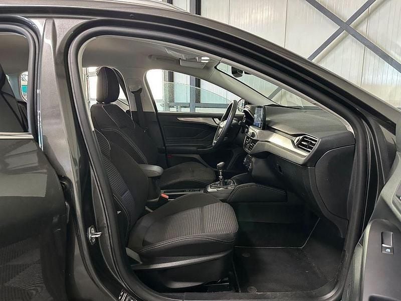 Gebraucht Ford Focus Business Edition 125 PS (91 kW) 2021 Grau Kombi