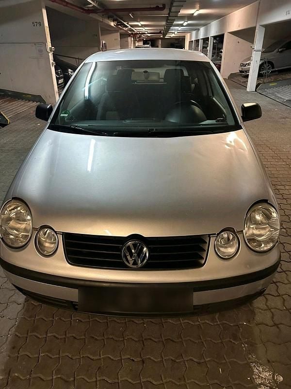Gebraucht VW Polo 64 PS (47 kW) 2003 Silber Kleinwagen