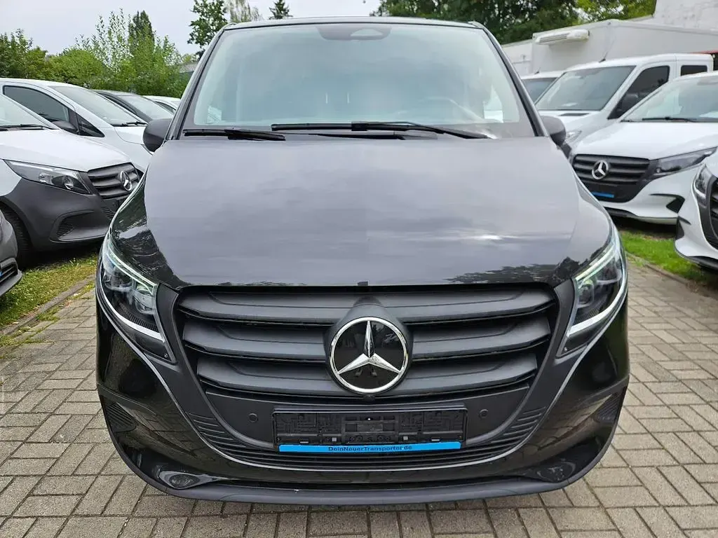 Gebraucht Mercedes Vito 163 PS (119 kW) 2025 Graphitgrau Van