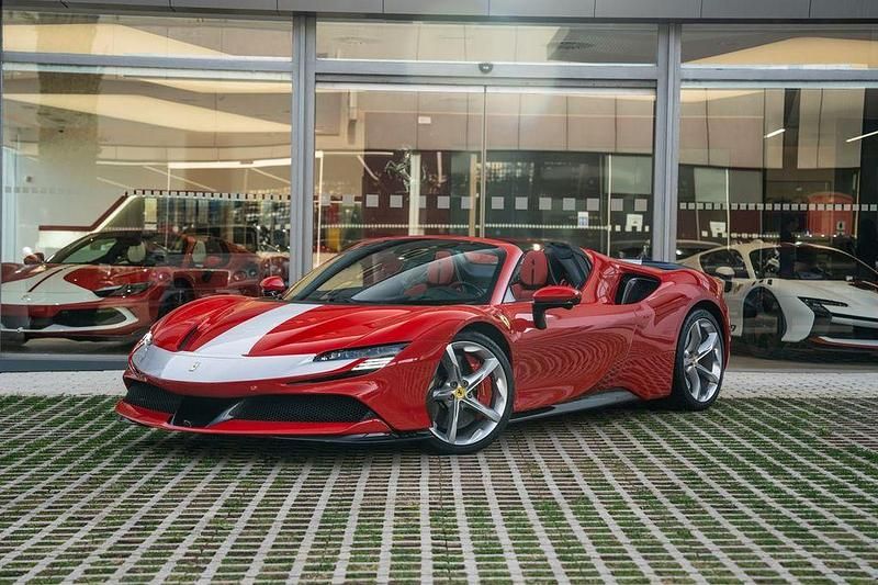 Gebraucht Ferrari SF90 2022 Rot Cabrio