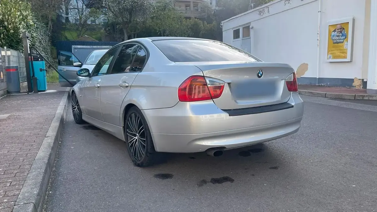 Używany BMW 320 163 KM (119 kW) 2007 Srebrny Sedan/Limuzyna