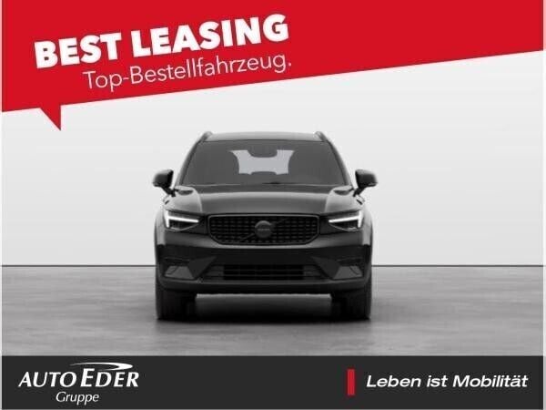 Schwarz (onyx schwarz metallic) Neu 2025 Volvo XC40 Plus SUV | 42.990 € (Fairer Preis) - Bild 1/4