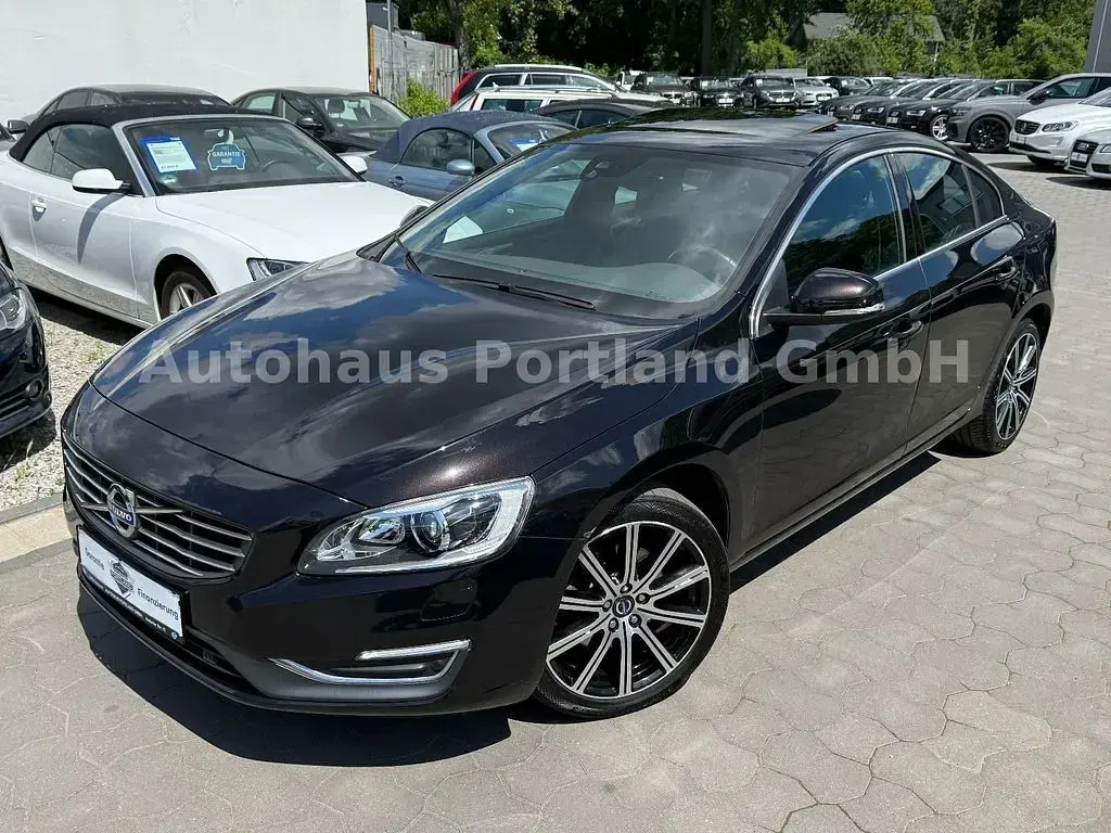 Gebraucht Volvo S60 Summum 181 PS (133 kW) 2015 Schwarz Limousine