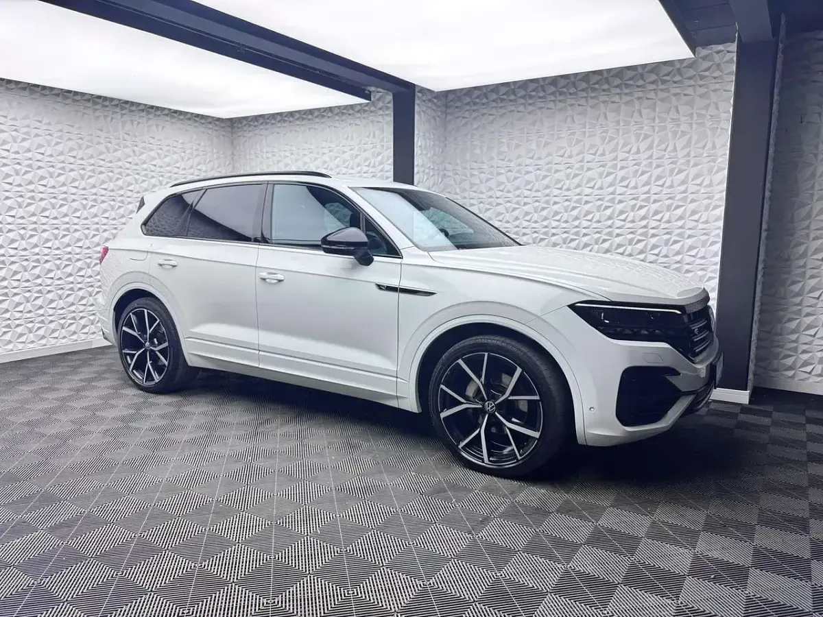Gebraucht VW Touareg R-line 286 PS (210 kW) 2021 Pure white SUV