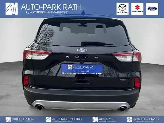 Usado Ford Kuga Titanium 225 HP (165 kW) 2022 Preto SUV