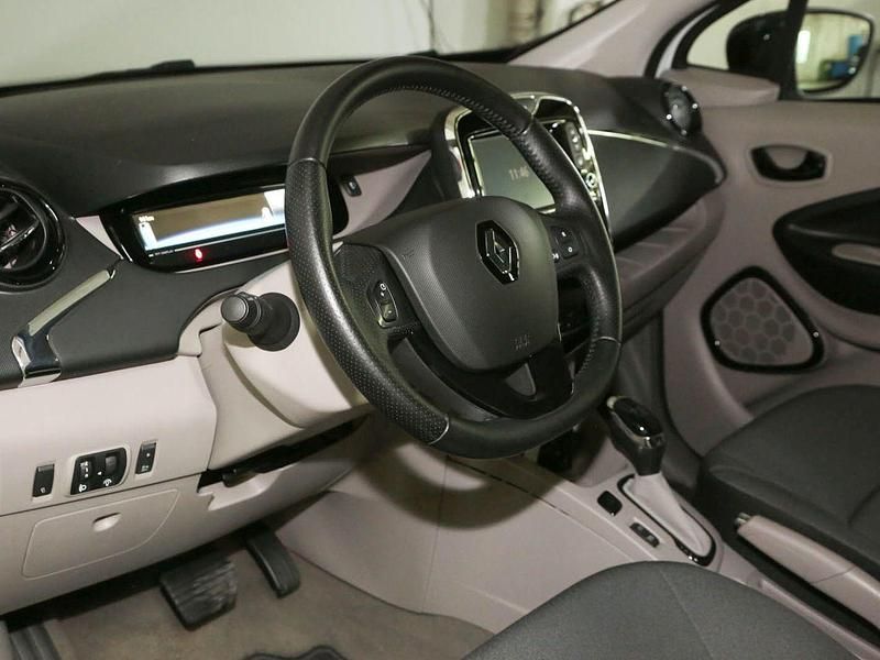 Weiß Gebraucht 2017 Renault Zoe Intens Kleinwagen | 5.990 € (Fairer Preis) - Bild 1/4