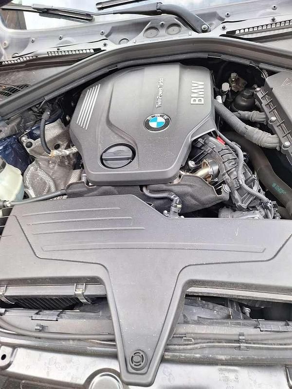 Gebraucht BMW 318 Sport Line 136 PS (100 kW) 2018 Blau Limousine