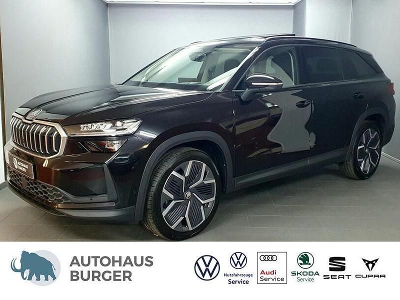 Black magic perleffekt (metallic) Gebraucht 2024 Skoda Kodiaq Selection SUV | 46.780 € (Fairer Preis) - Bild 1/4