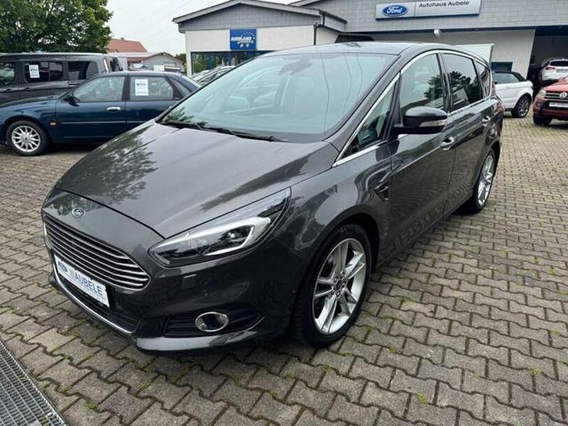 Grau Gebraucht 2018 Ford S-MAX Titanium Van / Kleinbus | 20.990 € (Fairer Preis) - Bild 1/4