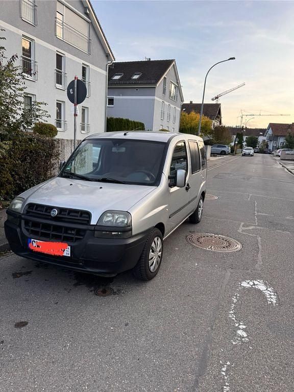 Grau Gebraucht 2002 Fiat Doblò Van / Kleinbus | 1.890 € (Fairer Preis) - Bild 1/2