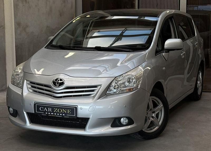 Gebraucht Toyota Verso Edition 147 PS (108 kW) 2011 Silber Van / Kleinbus