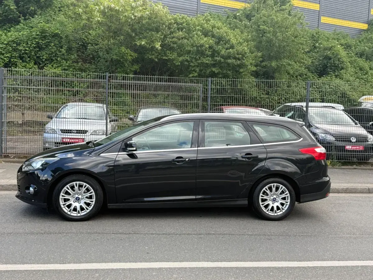 Gebraucht Ford Focus Titanium 116 PS (85 kW) 2011 Schwarz Kombi
