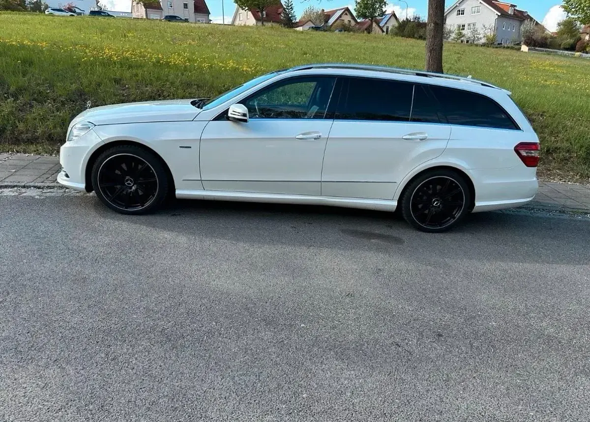 Gebraucht Mercedes E350 AMG 306 PS (225 kW) 2011 Weiß Kombi